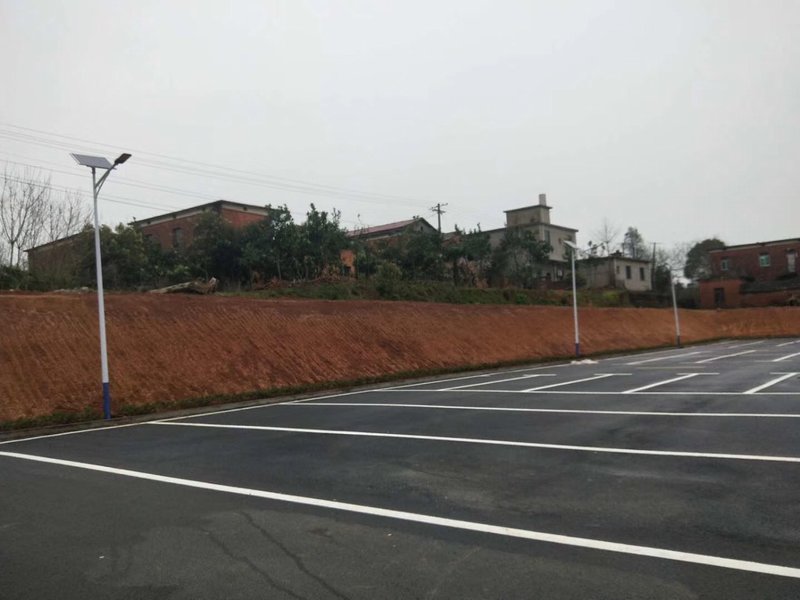 太阳能路灯价格和哪些因素有关？